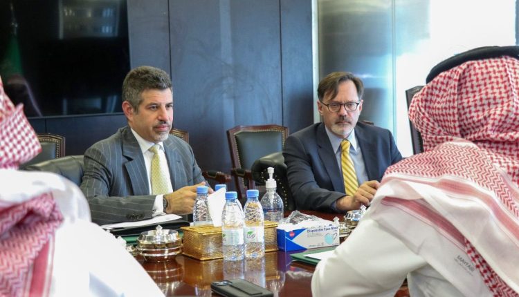 تحركات أمريكية “إسرائيلية” لاستهداف صنعاء تدار من قلب الرياض
