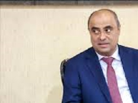 رئيس “حكومة التحالف” يتعرض للإهانة في الإمارات
