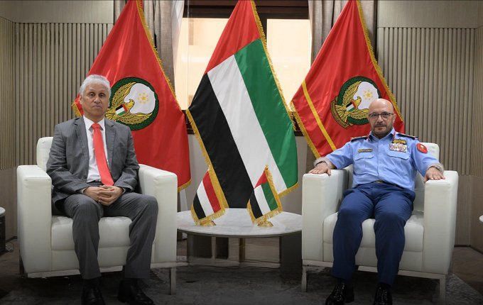 وزارة الدفاع الإماراتية تستدعي السفير اليمني وكبار الضباط والمسؤولين يحضرون اللقاء .. دلالات اللقاء ورسائل أبوظبي للشرعية.. عاجل