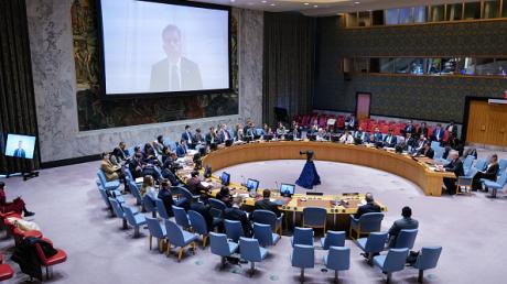 مجلس الأمن عقب جلسة مغلقة يصدر عدد من القرارات بشأن اليمن