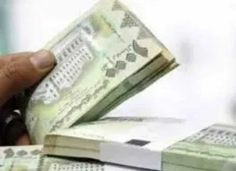 عقب التحسن الكبير.. أسعار صرف العملات الأجنبية أمام الريال اليمني مساءاليوم السبت