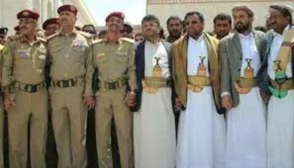 انفجار داخلي في صفوف الحوثي: ناشط يشن هجوما لاذعا على قيادي كبير
